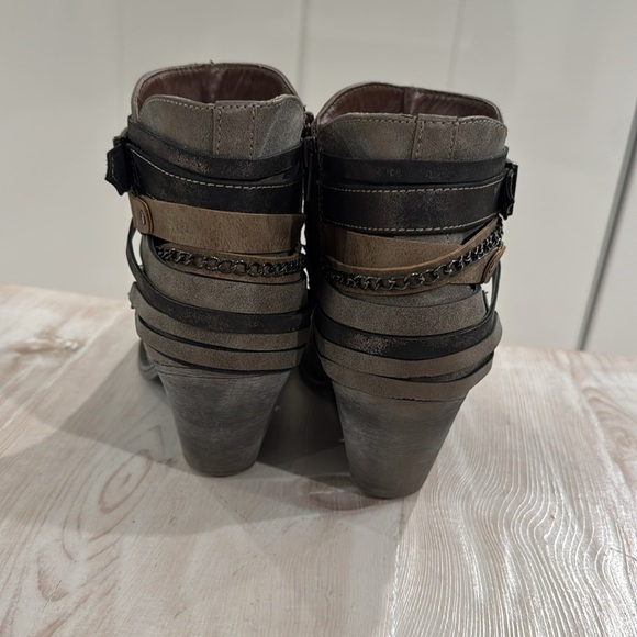 Grey bootie - Picture 7 of 8